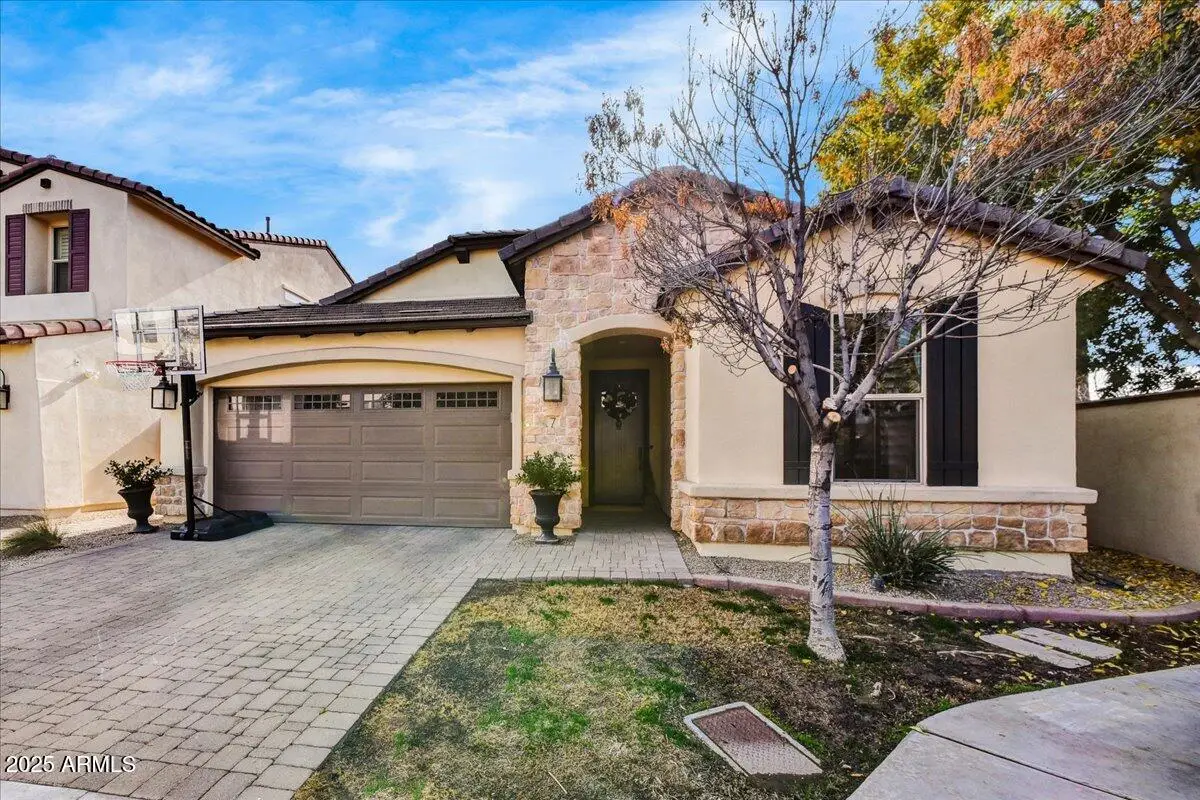 7 E Laurie Lane, Phoenix, AZ 85020 - Image #1