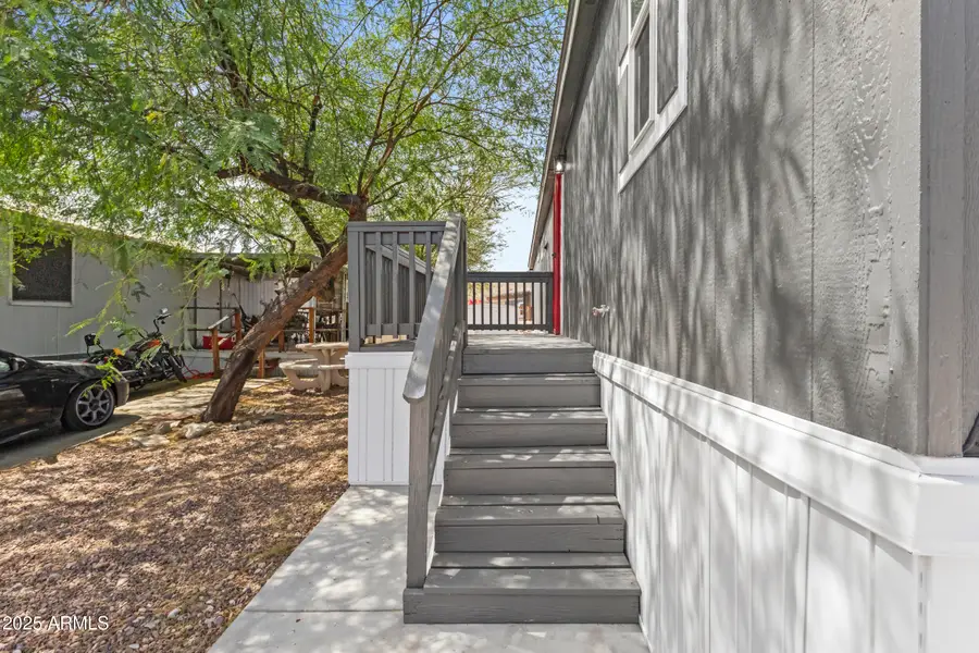1123 W Summerside Road, Phoenix, AZ 85041 - Image #2