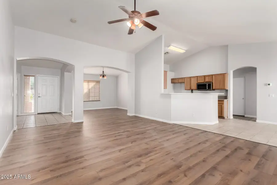 1642 E Desert Lane, Phoenix, AZ 85042 - Image #2