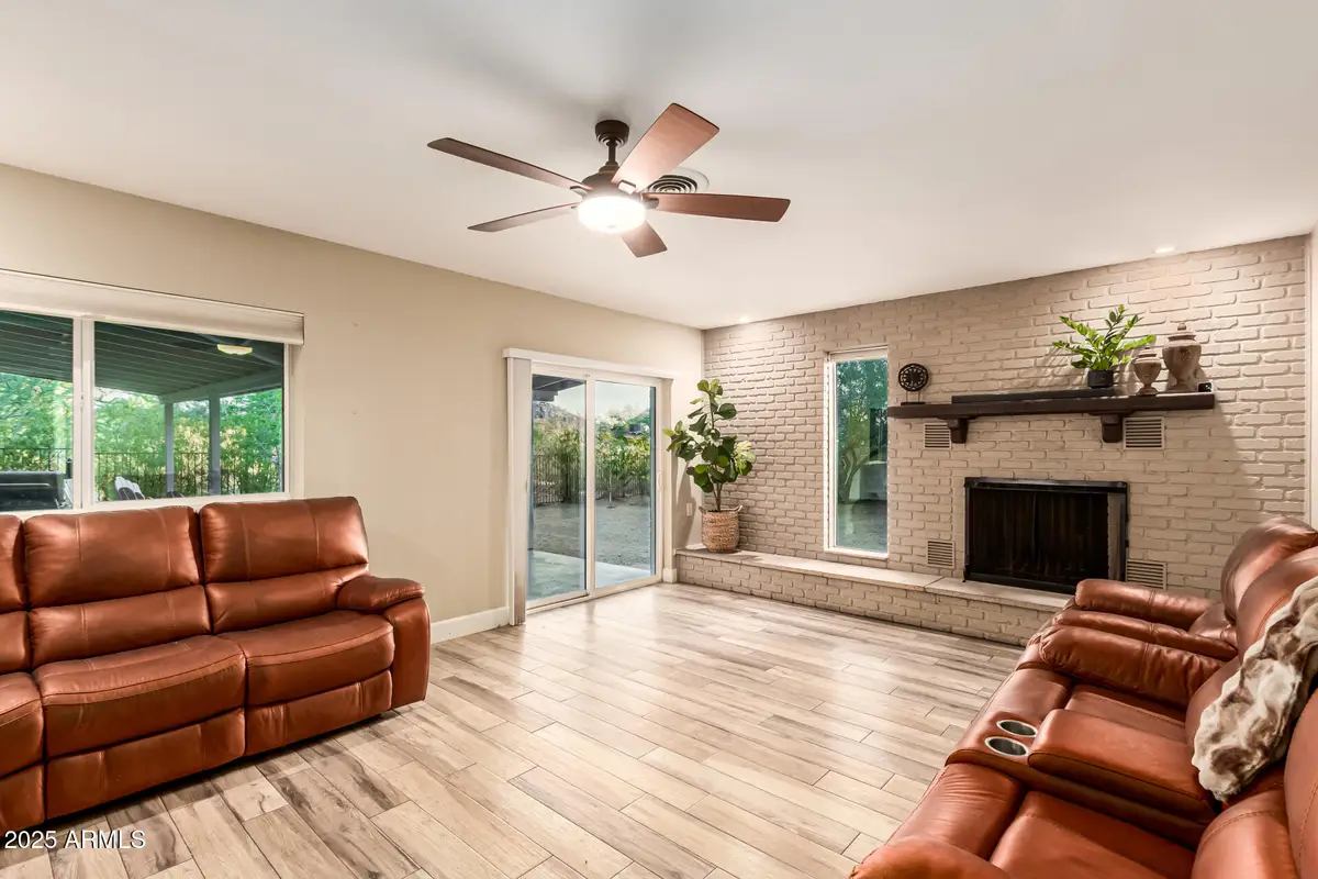 851 E Village Circle Drive N, Phoenix, AZ 85022 - #1