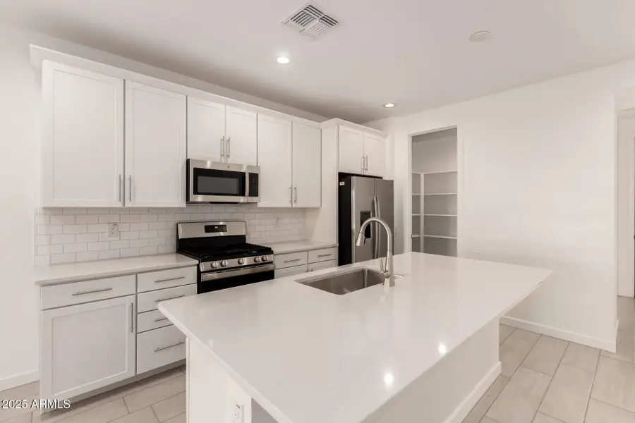 15808 W Vogel Avenue, Goodyear, AZ 85338 - Image #2