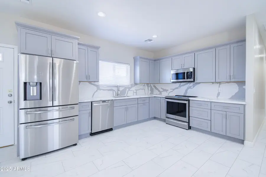 12940 W Tara Lane, Surprise, AZ 85374 - Image #3