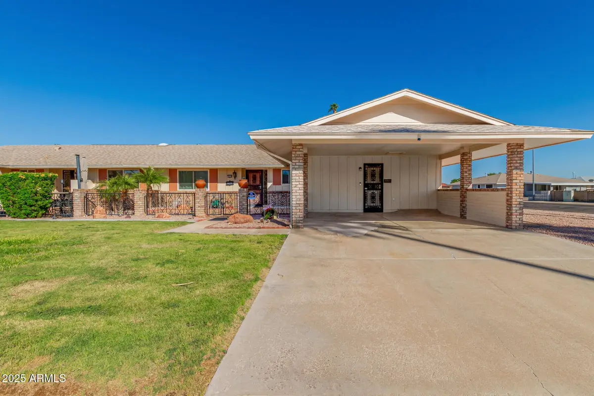 10439 W Kingswood Circle, Sun City, AZ 85351 - Image #1