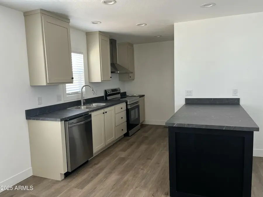 1550 W Southern Avenue #20, Phoenix, AZ 85041 - Image #2