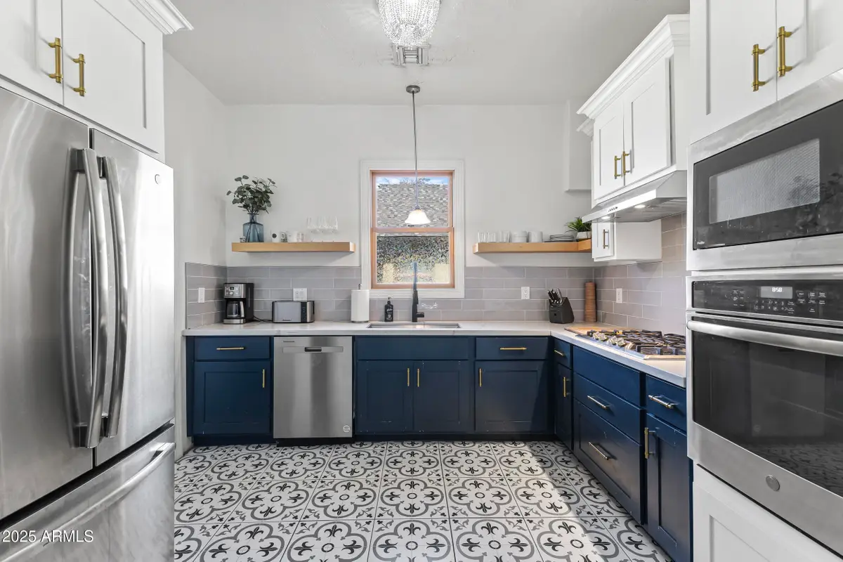 1315 W Woodland Avenue, Phoenix, AZ 85007 - Image #1