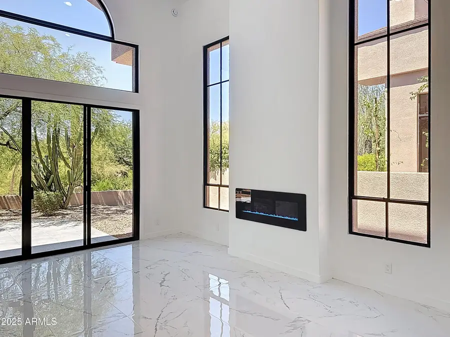 25150 N Windy Walk Drive #14, Scottsdale, AZ 85255 - Image #3