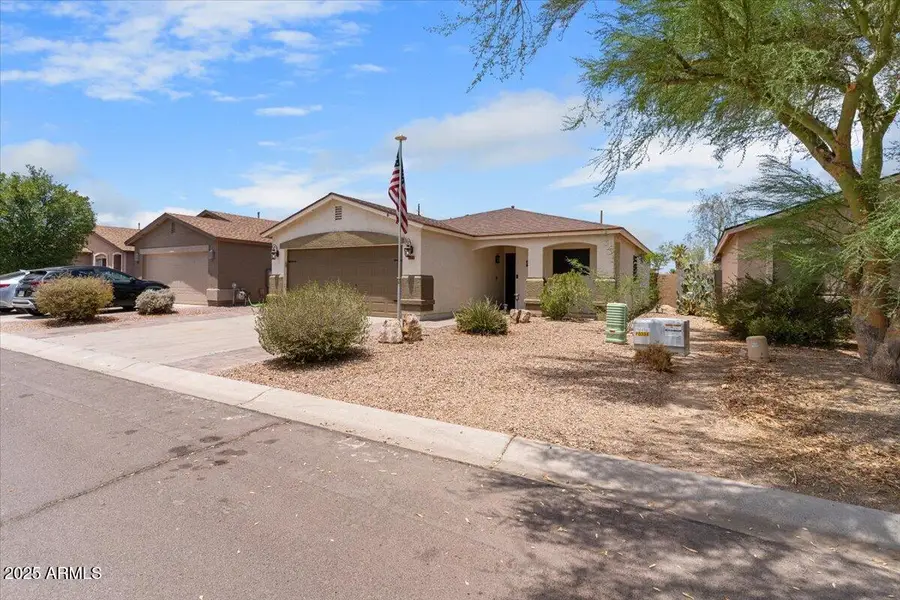 1046 E Silversmith Trail, San Tan Valley, AZ 85143 - Image #2