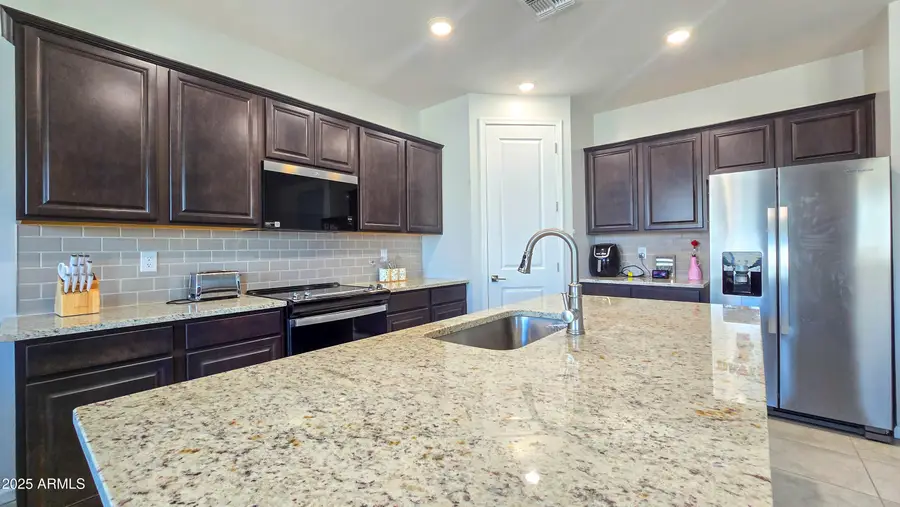 24552 W Hilton Avenue, Buckeye, AZ 85326 - Image #2