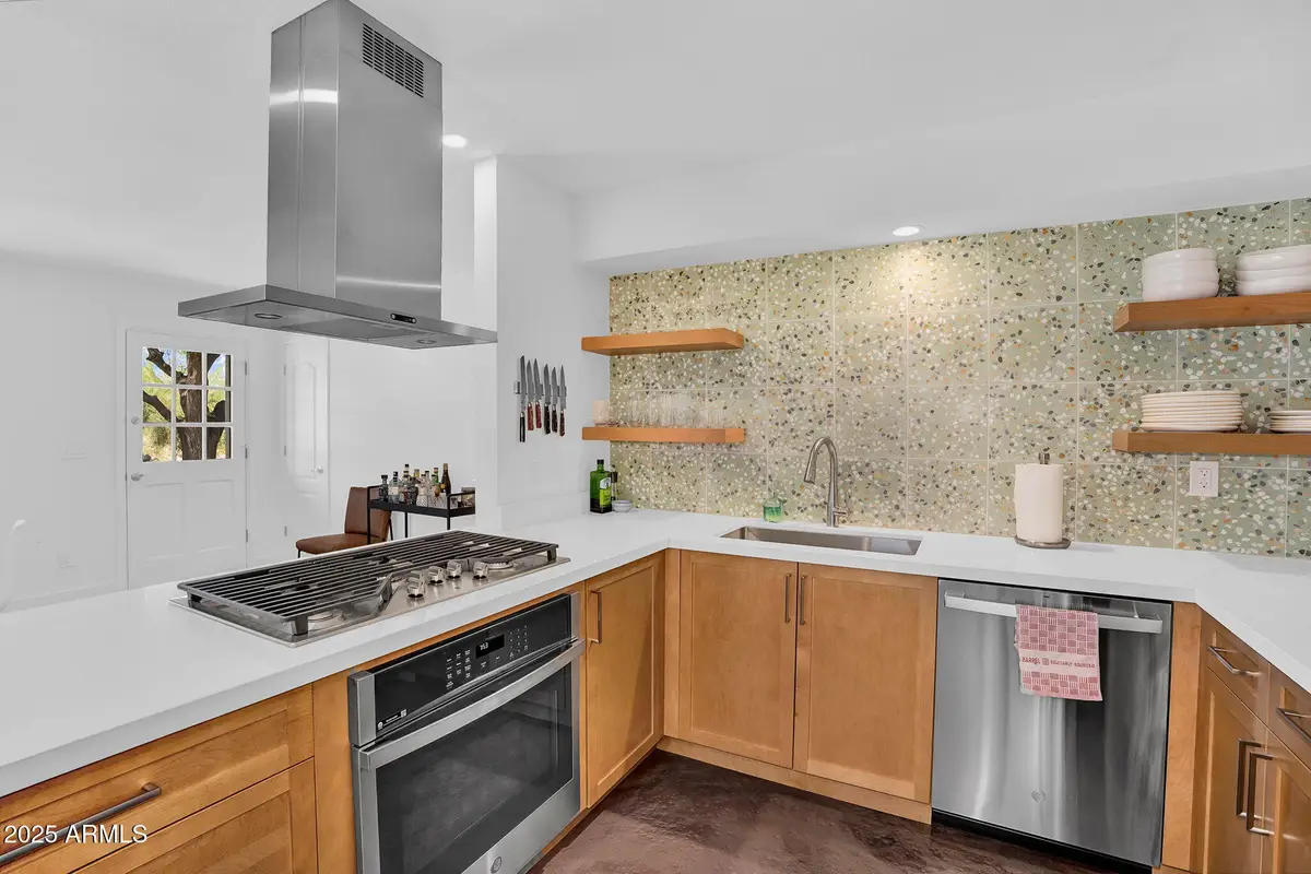 1233 E Desert Cove Avenue, Phoenix, AZ 85020 - Image #1