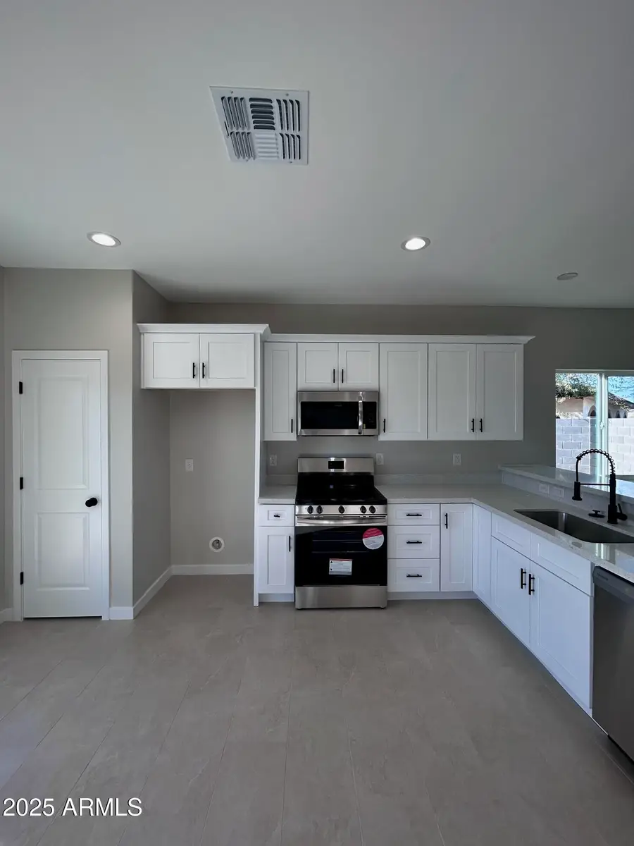 15494 S Kline Place, Arizona City, AZ 85123 - Image #2