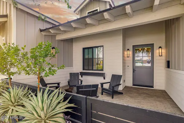 3530 E Glenrosa Avenue, Phoenix, AZ 85018