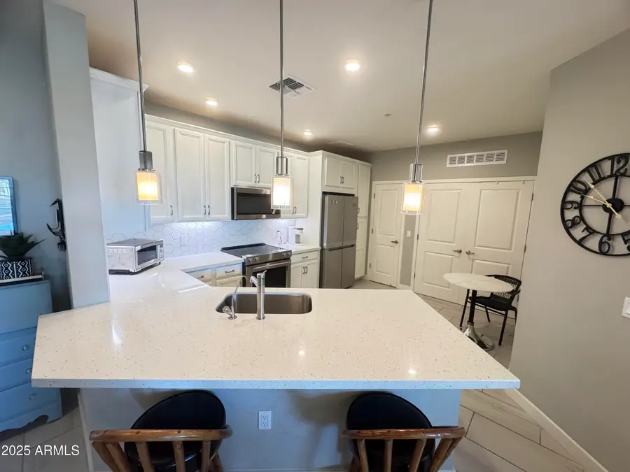 2511 W Queen Creek Road #207, Chandler, AZ 85248 - Image #2