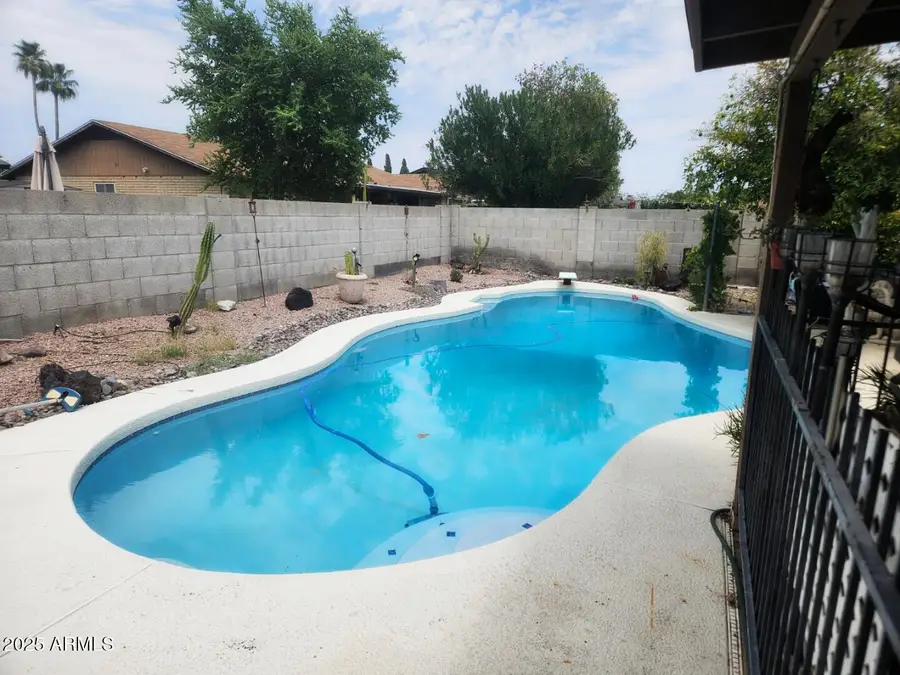 2142 W Kerry Lane, Phoenix, AZ 85027 - Image #2