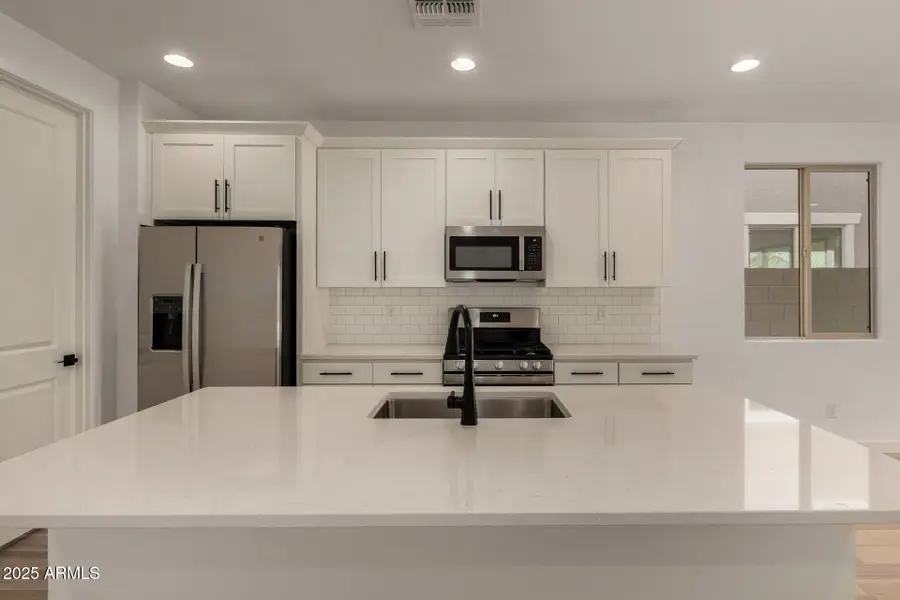 18194 W Elizabeth Avenue, Goodyear, AZ 85338 - Image #2