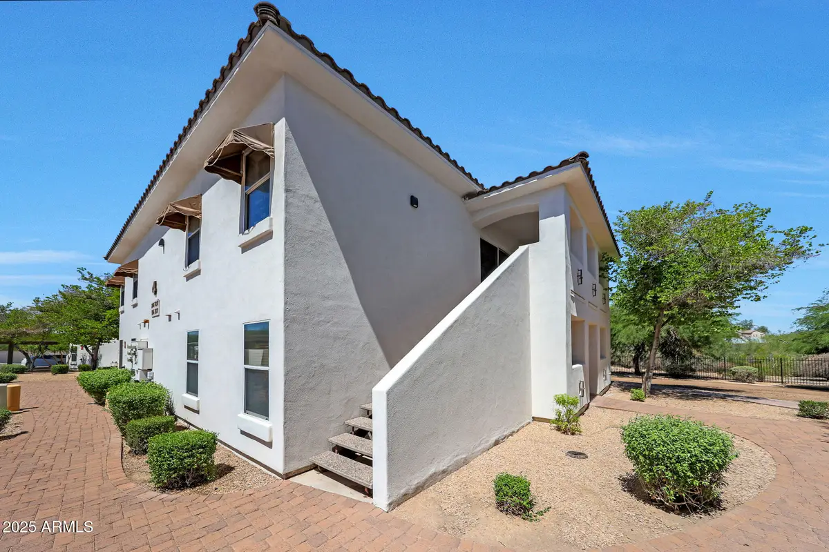 2950 W Louise Drive #207, Phoenix, AZ 85027 - Image #1