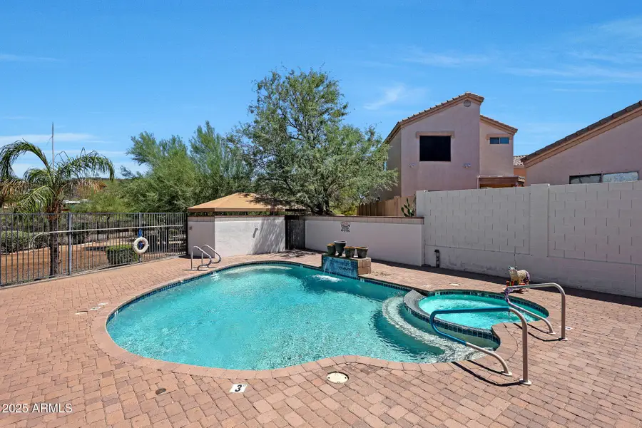 2950 W Louise Drive #207, Phoenix, AZ 85027 - Image #2