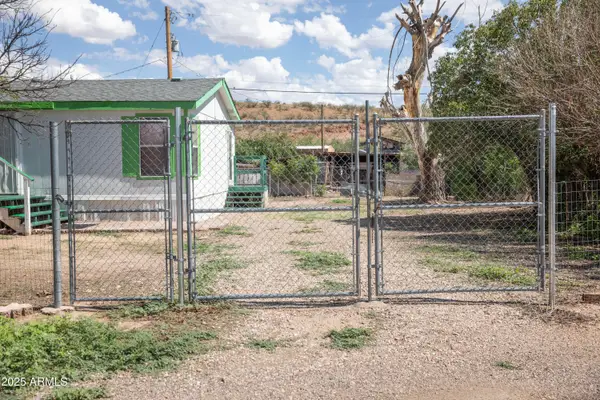 522 E Navajo Street, Huachuca City, AZ 85616