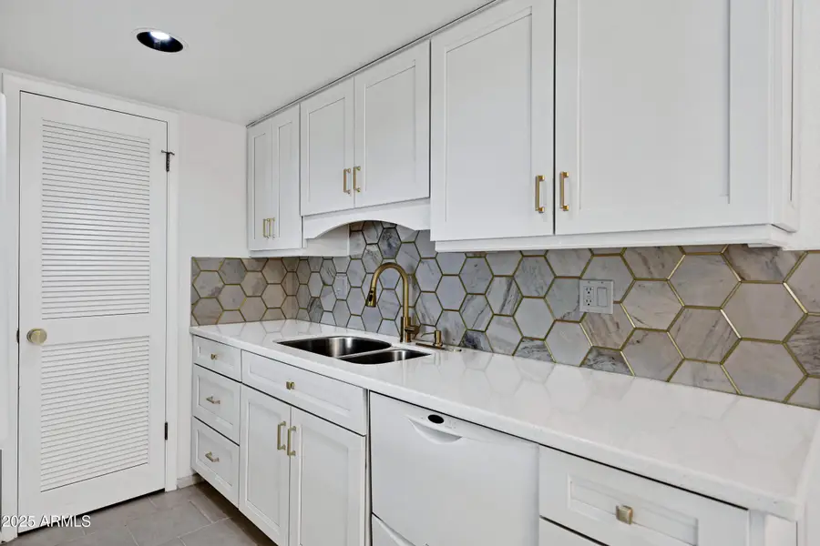 8017 E Glenrosa Avenue, Scottsdale, AZ 85251 - Image #3