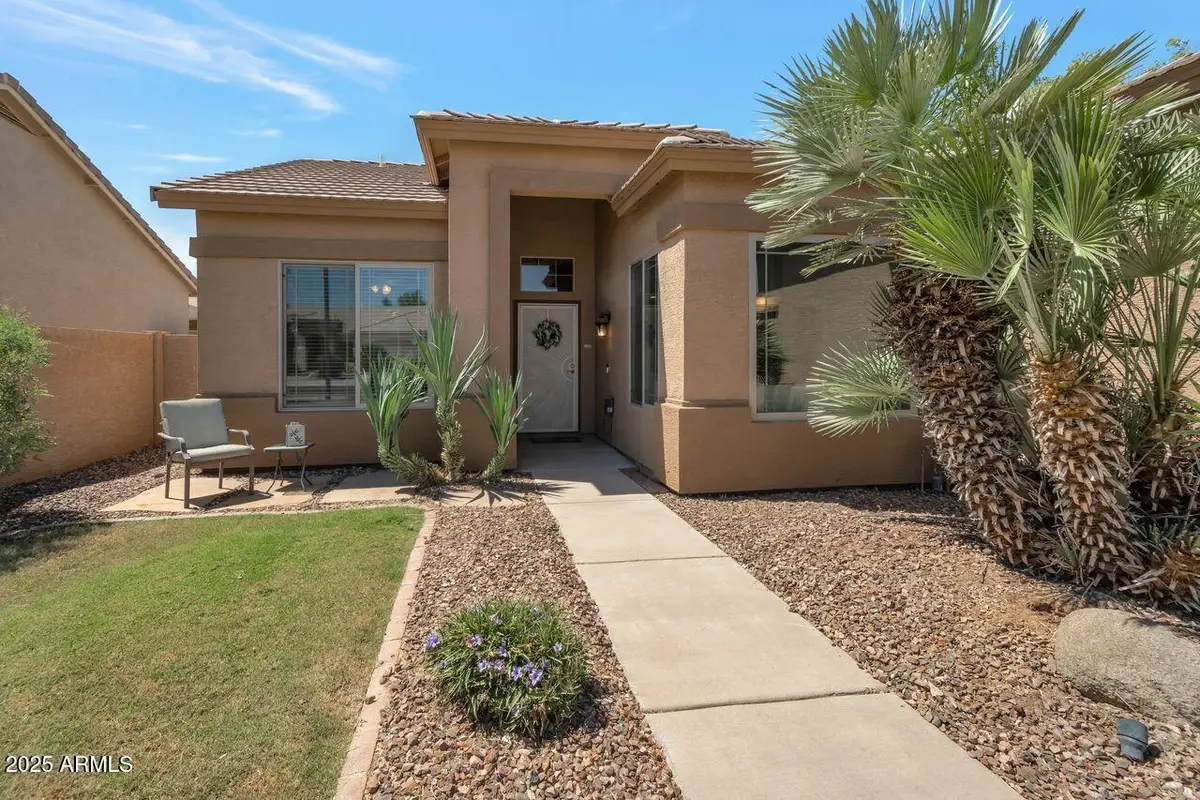 213 E Smoke Tree Road, Gilbert, AZ 85296 - Image #1