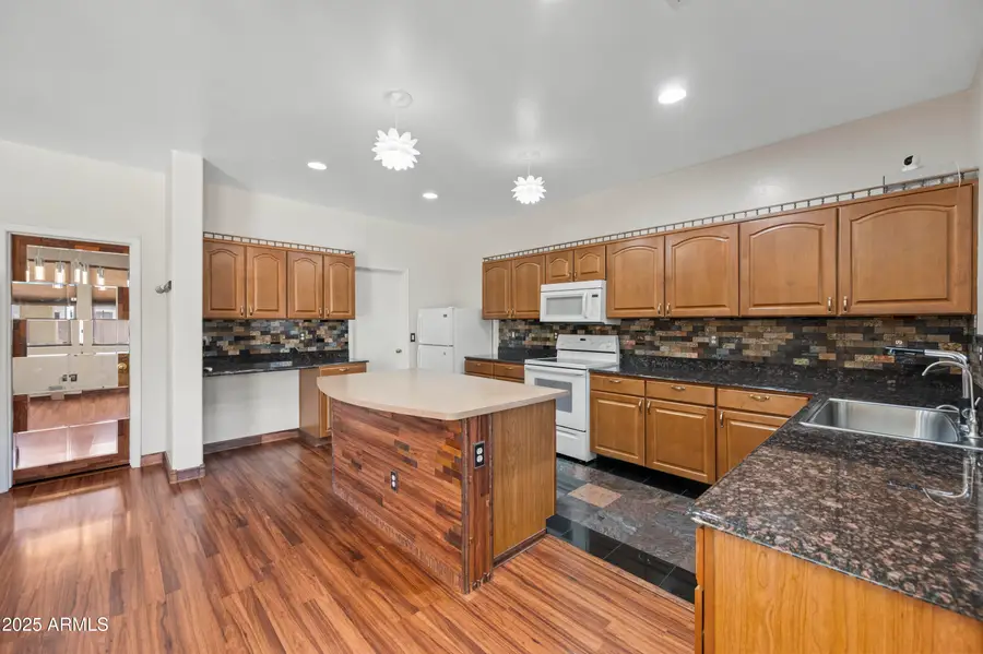 3232 W Saint Anne Avenue, Phoenix, AZ 85041 - Image #3