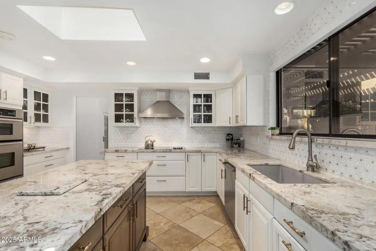 2737 E Arizona Biltmore Circle #4, Phoenix, AZ 85016 - Image #1