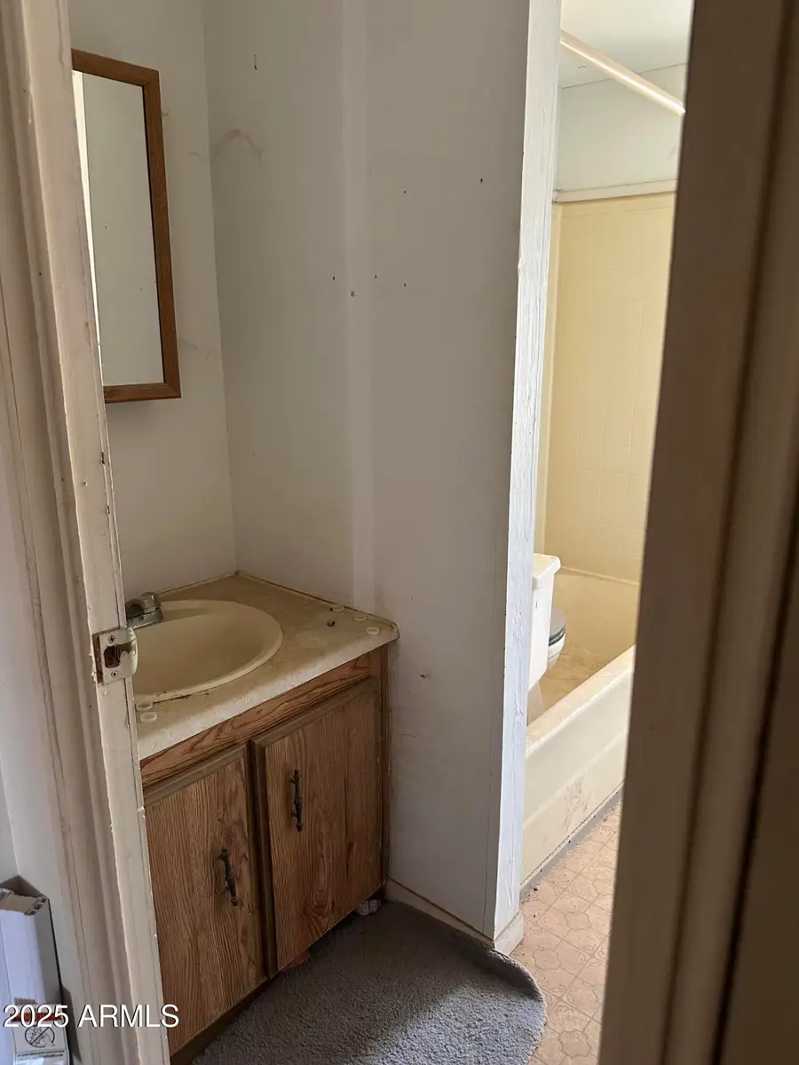 410 W 3rd Avenue W, Casa Grande, AZ 85122 - Image #3