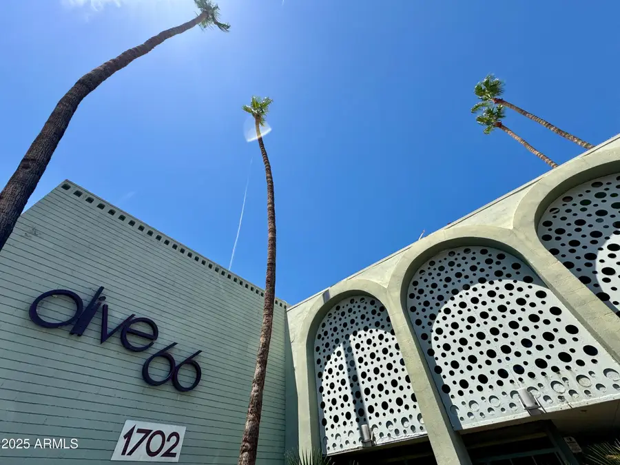 1702 W Tuckey Lane #211, Phoenix, AZ 85015 - Image #2