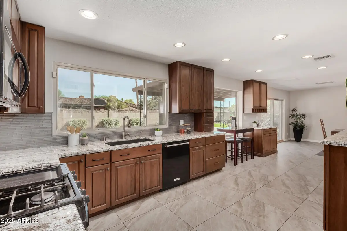 2070 E Manhatton Drive, Tempe, AZ 85282 - Image #1