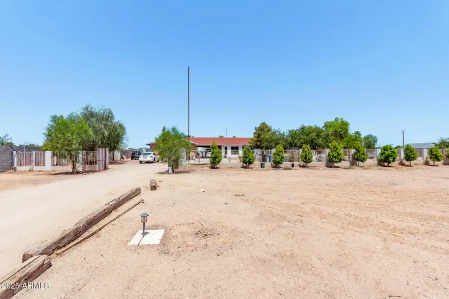 15186 W Tierra Buena Lane, Surprise, AZ 85374 - Image #2