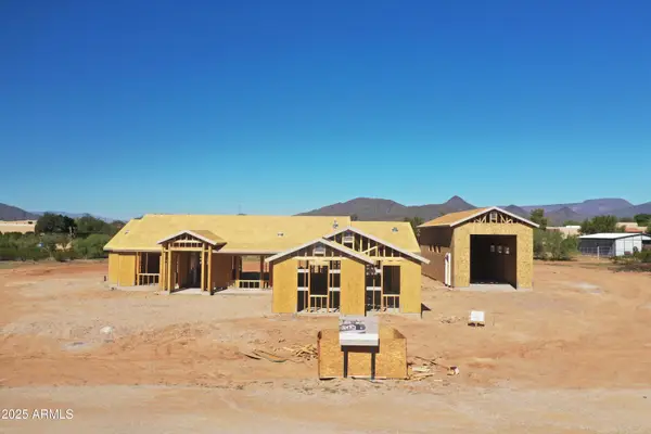 1686 E Creek Canyon Road, Phoenix, AZ 85086