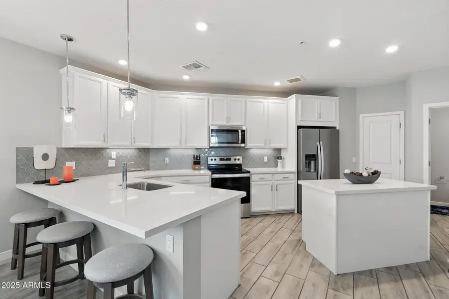 2511 W Queen Creek Road #205, Chandler, AZ 85248 - Image #2