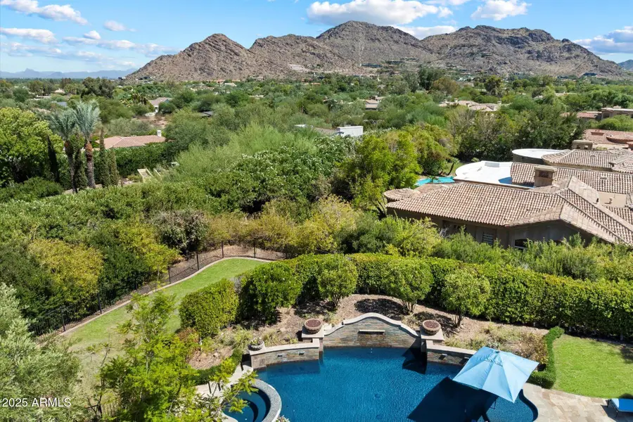 8329 N Ridgeview Drive, Paradise Valley, AZ 85253 - Image #2