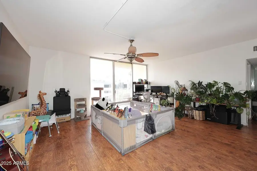 207 W Clarendon Avenue #2A, Phoenix, AZ 85013 - Image #2
