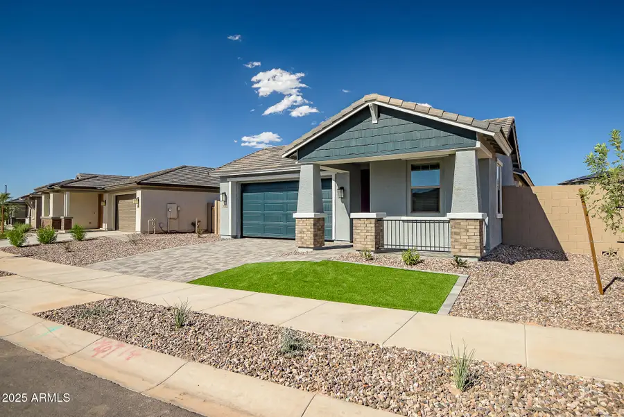 990 W Finch Drive, Queen Creek, AZ 85140 - #2