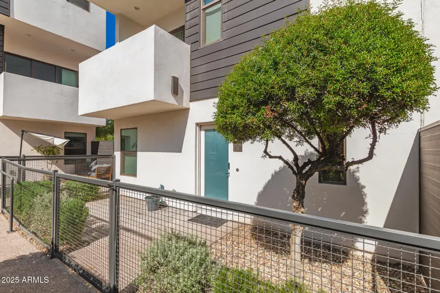 325 E Coronado Road #10, Phoenix, AZ 85004 - Image #2