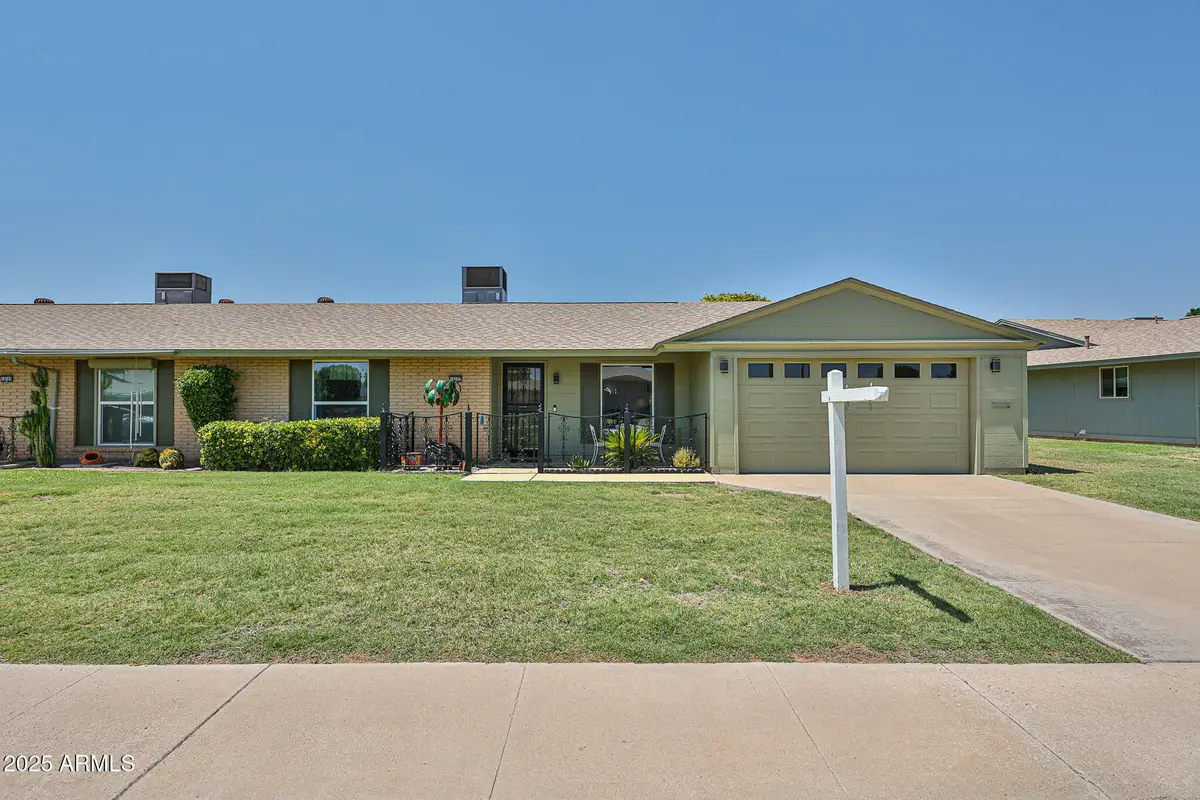 10207 W Prairie Hills Circle, Sun City, AZ 85351 - Image #1