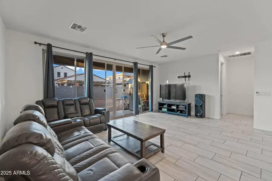 11670 W Parkway Lane, Avondale, AZ 85323 - Image #3