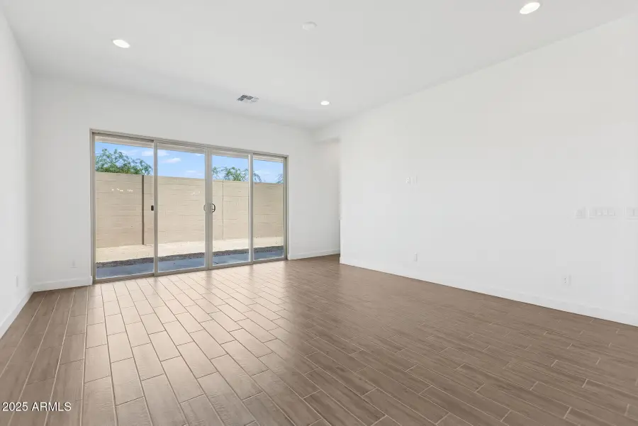 19432 W San Juan Avenue, Goodyear, AZ 85340 - Image #2