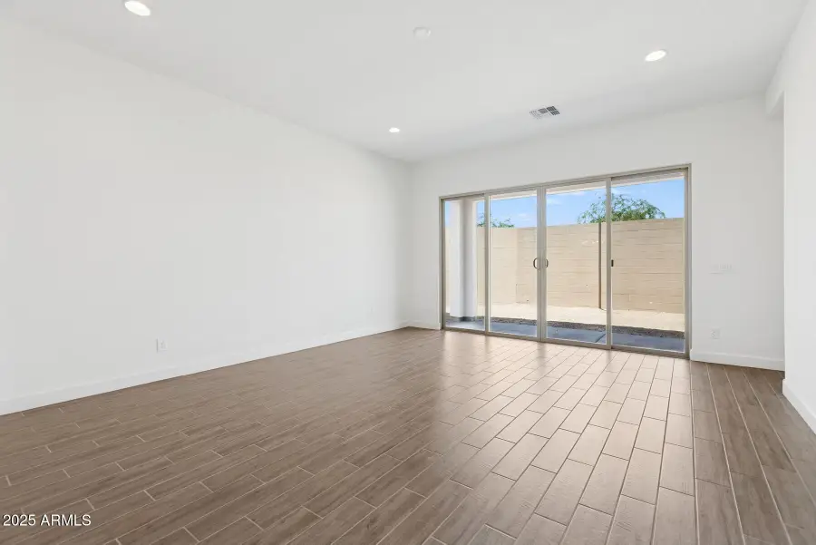 19432 W San Juan Avenue, Goodyear, AZ 85340 - Image #3