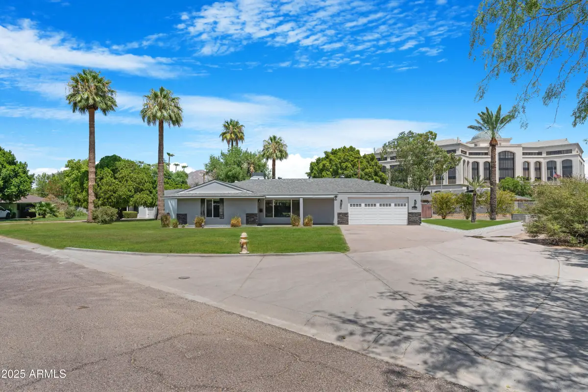 3001 N 43rd Place, Phoenix, AZ 85018 - Image #1