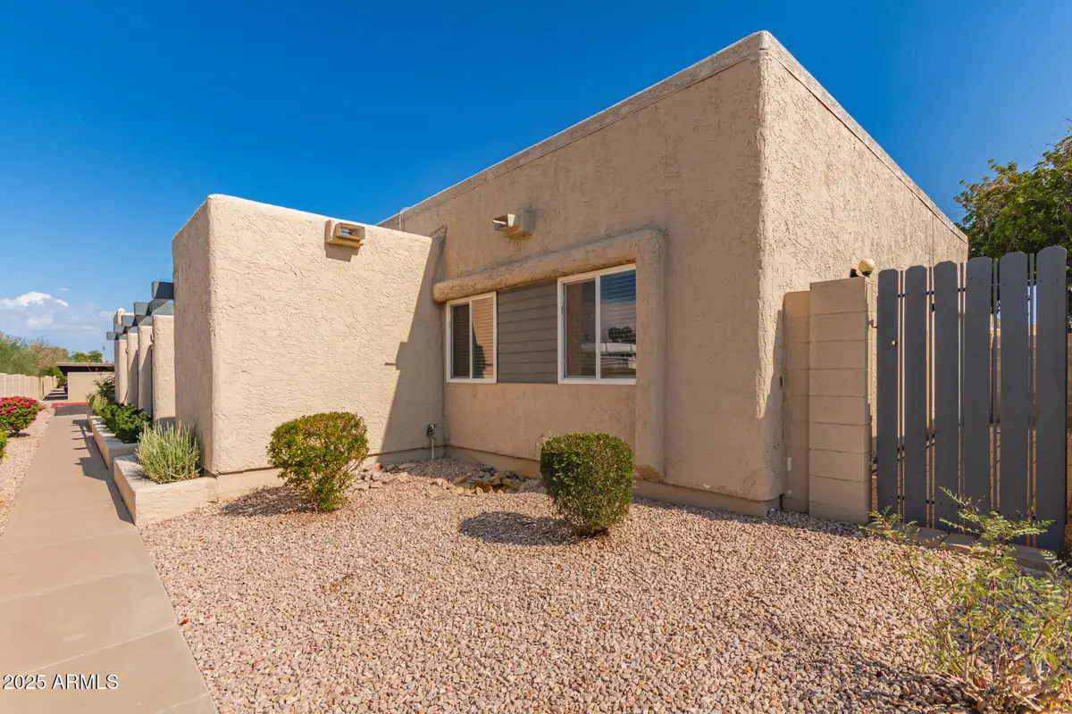 704 S Lebanon Lane, Tempe, AZ 85288 - Image #1