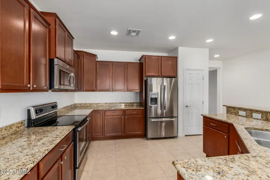 21853 N 261st Avenue, Buckeye, AZ 85396 - Image #2