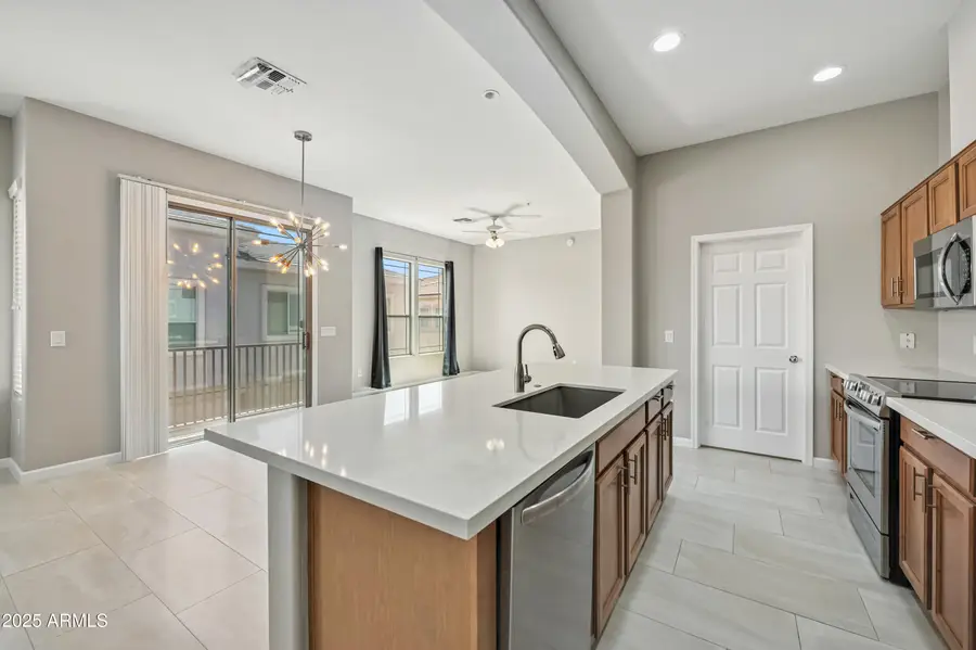 42424 N Gavilan Peak Parkway #7206, Anthem, AZ 85086 - Image #2