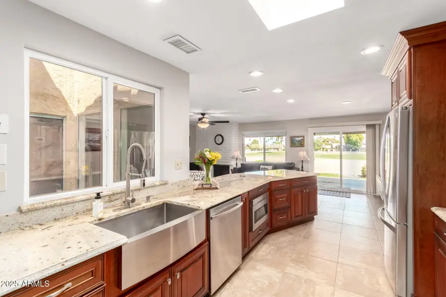 11837 S Tonopah Drive, Phoenix, AZ 85044 - Image #2