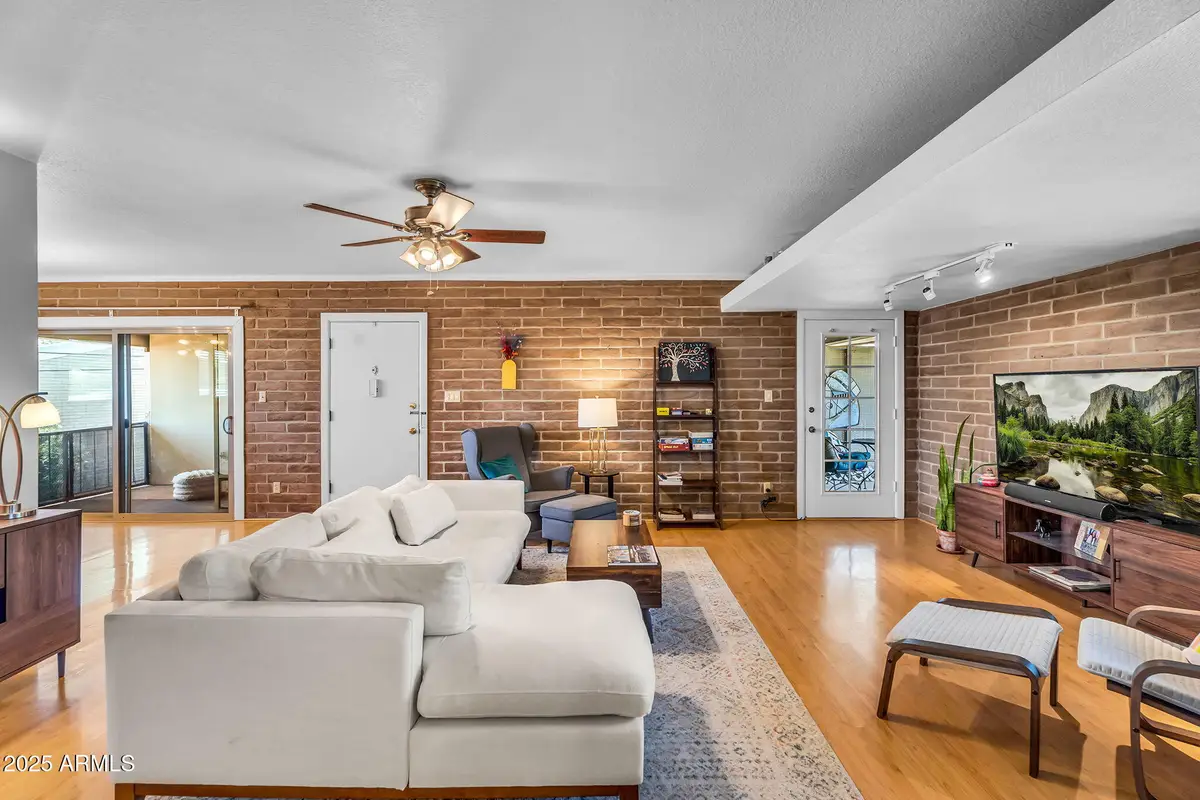 1901 E Missouri Avenue #208, Phoenix, AZ 85016 - Image #1