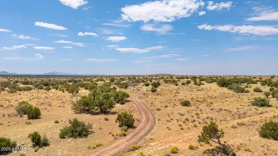 6792 S Quivero Road, Valle, AZ 86046 - Image #3