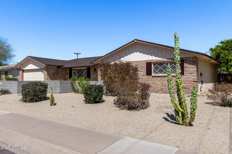 8520 E Turney Avenue, Scottsdale, AZ 85251 - Image #2