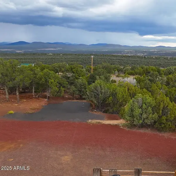 35445 Sr 61 -- #13, Vernon, AZ 85940