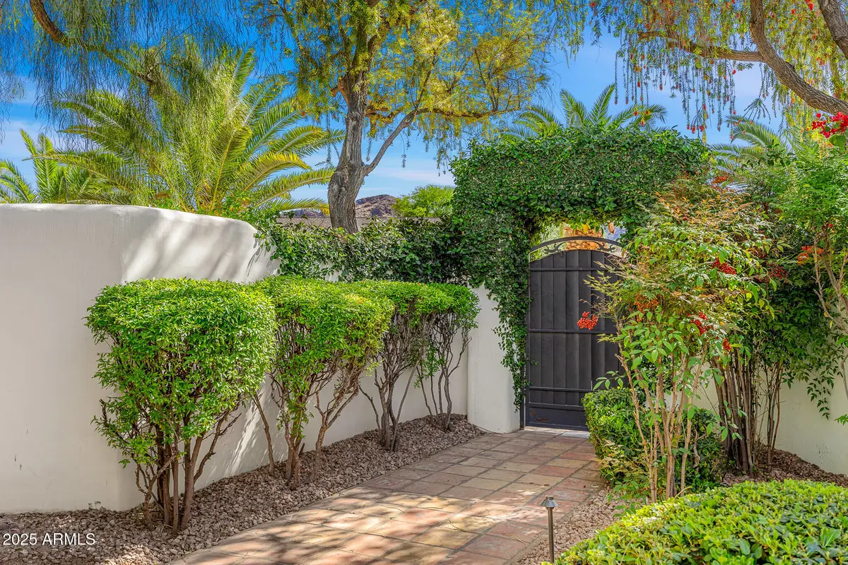 5838 E Berneil Lane, Paradise Valley, AZ 85253 - Image #1