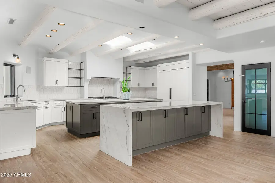 5838 E Berneil Lane, Paradise Valley, AZ 85253 - Image #3